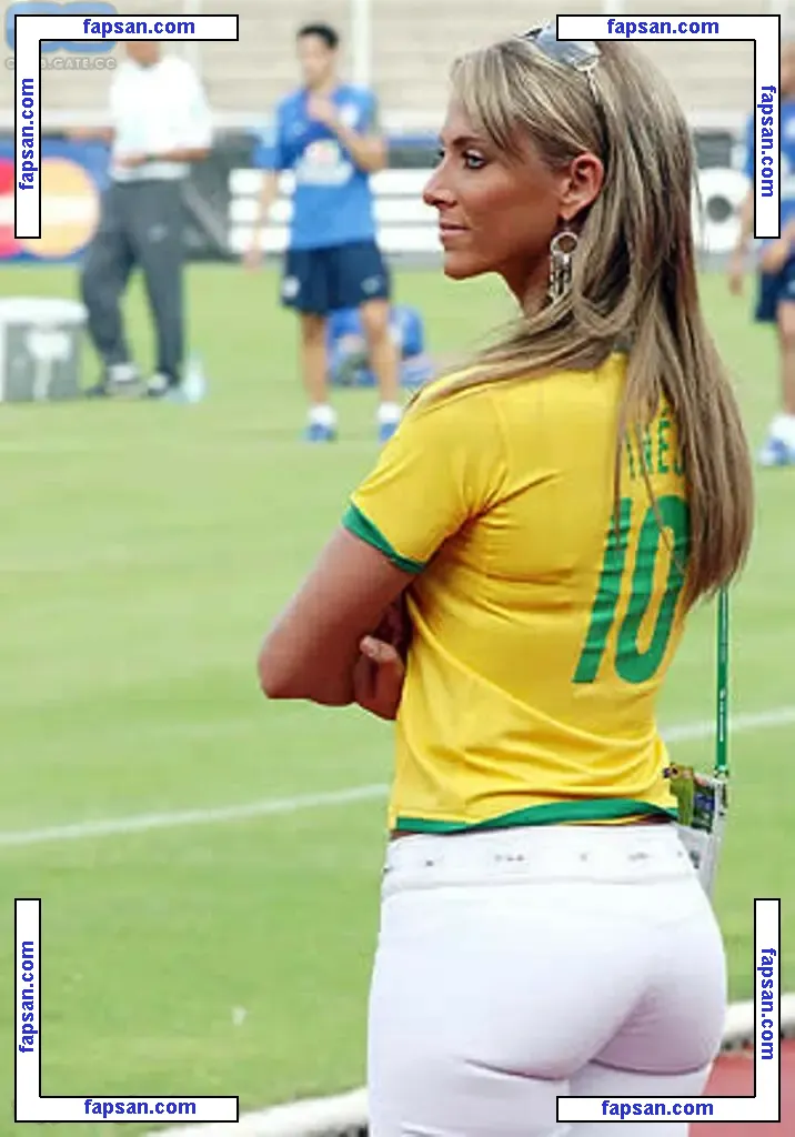 Inessainz nude photo #0013 from OnlyFans