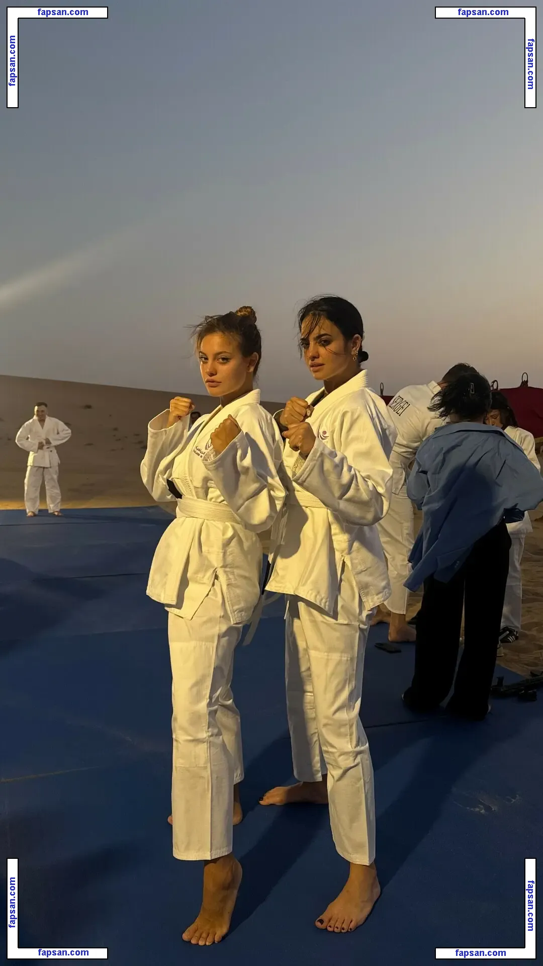 influesii753 голая фото #0012 с Онлифанс