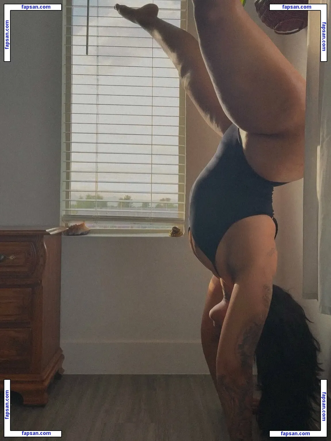 inherbedroomm голая фото #0009 с Онлифанс