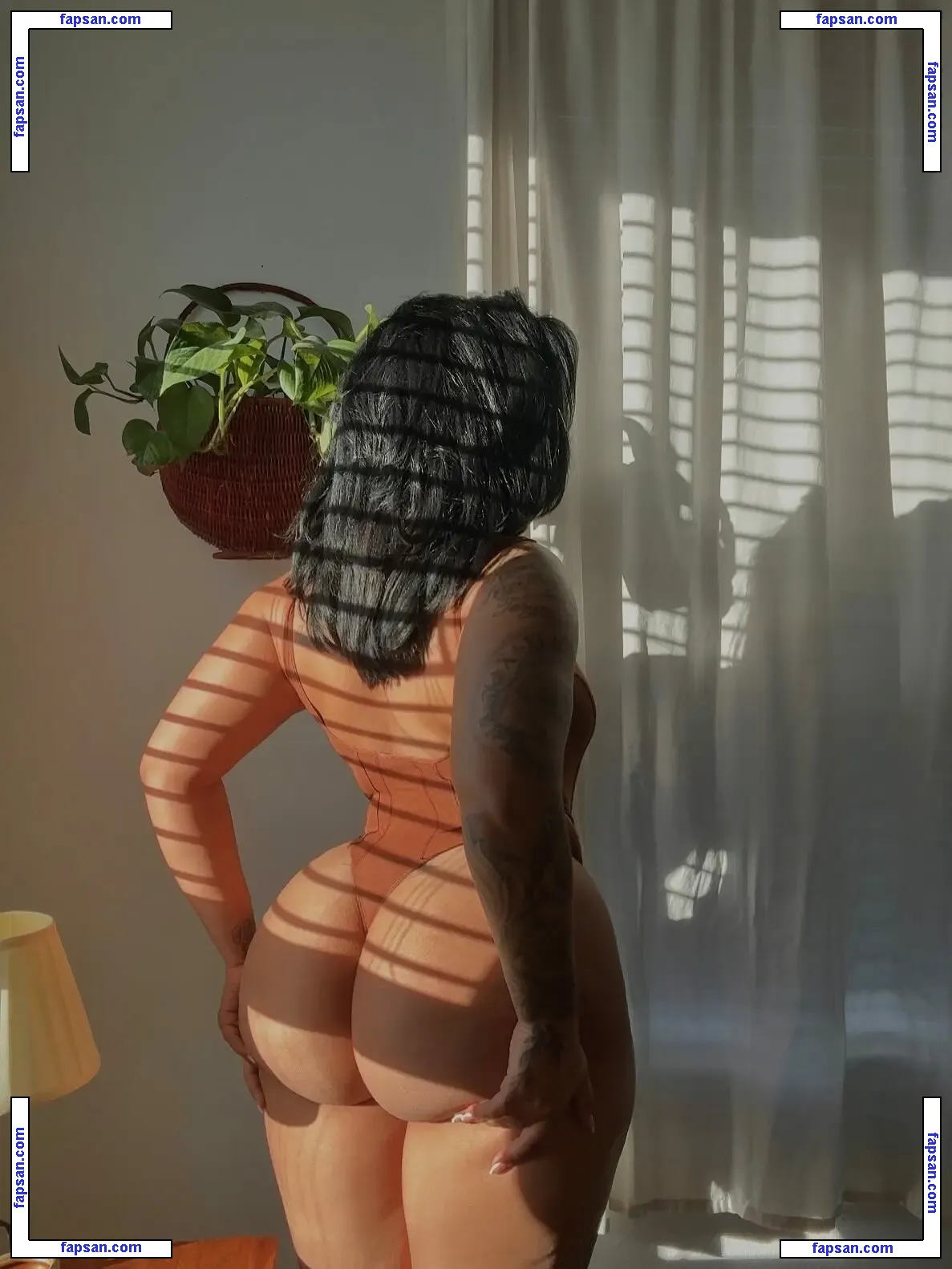 inherbedroomm голая фото #0010 с Онлифанс