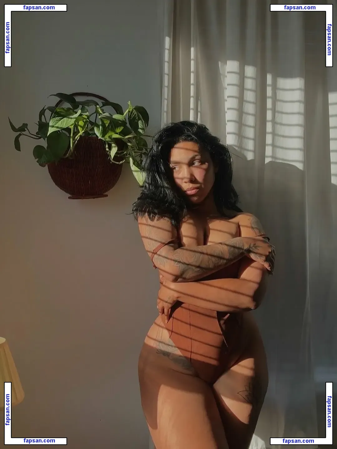 inherbedroomm голая фото #0013 с Онлифанс