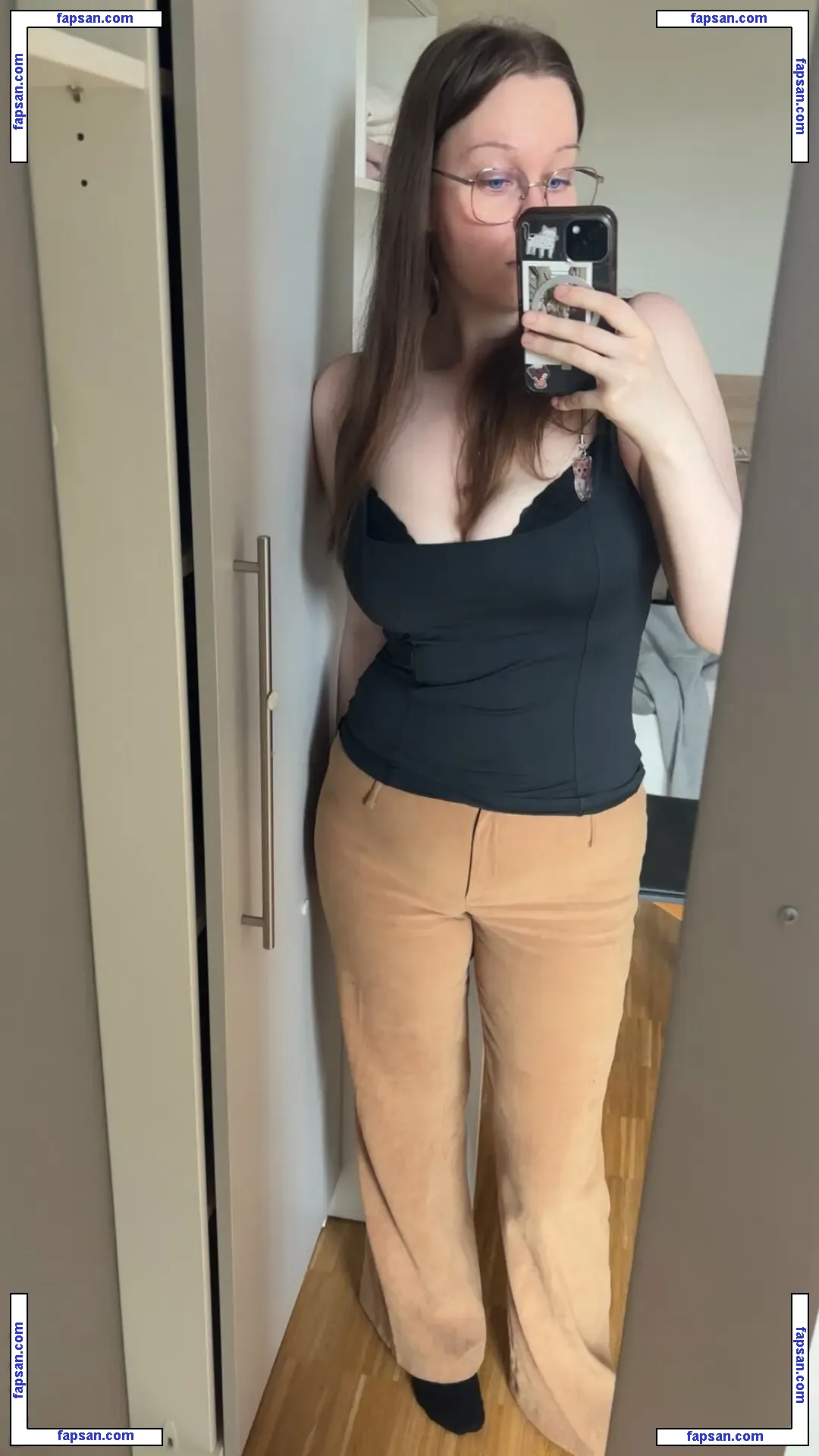 Inniehoney nude photo #0019 from OnlyFans