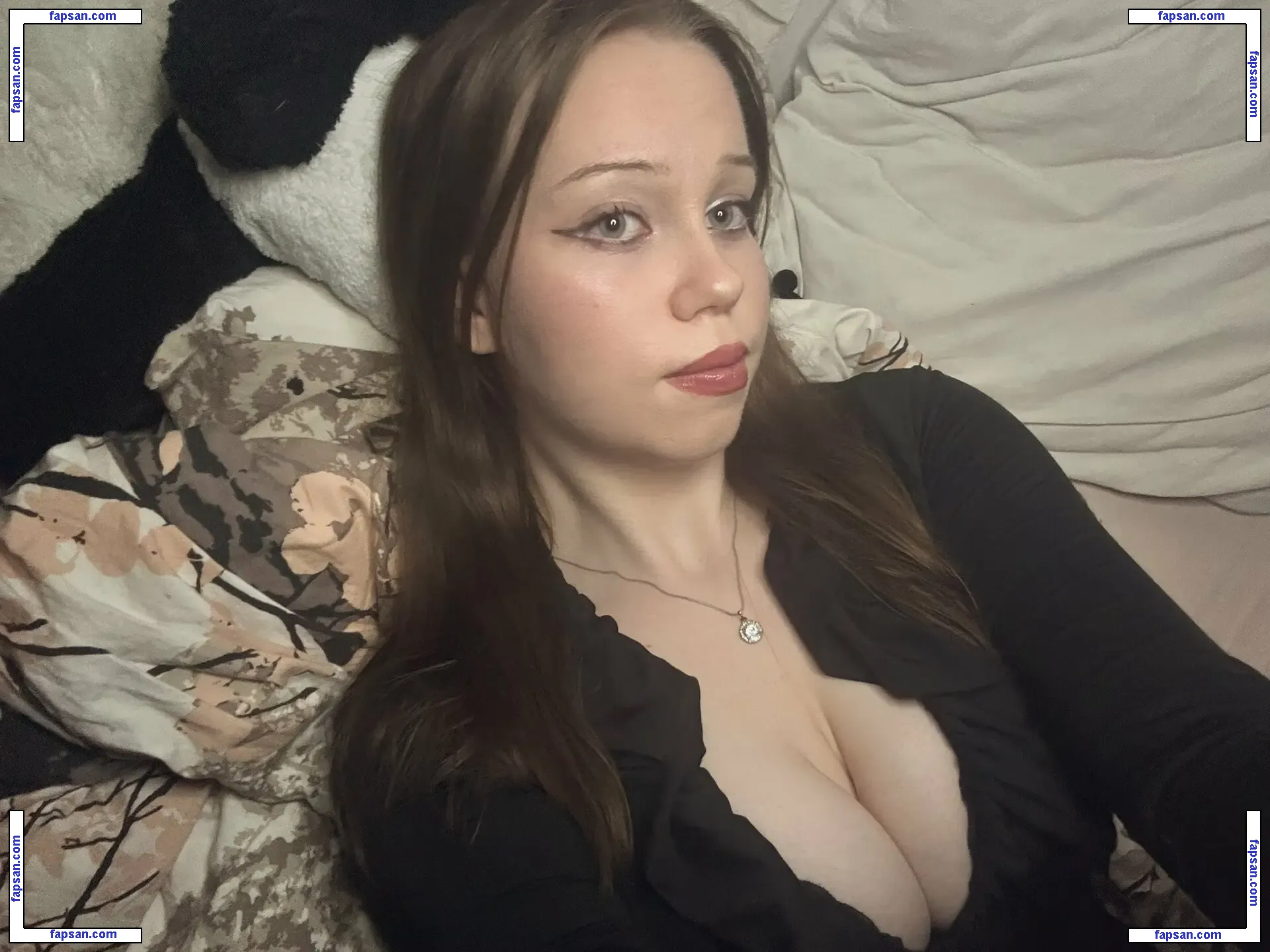 Inniehoney nude photo #0020 from OnlyFans