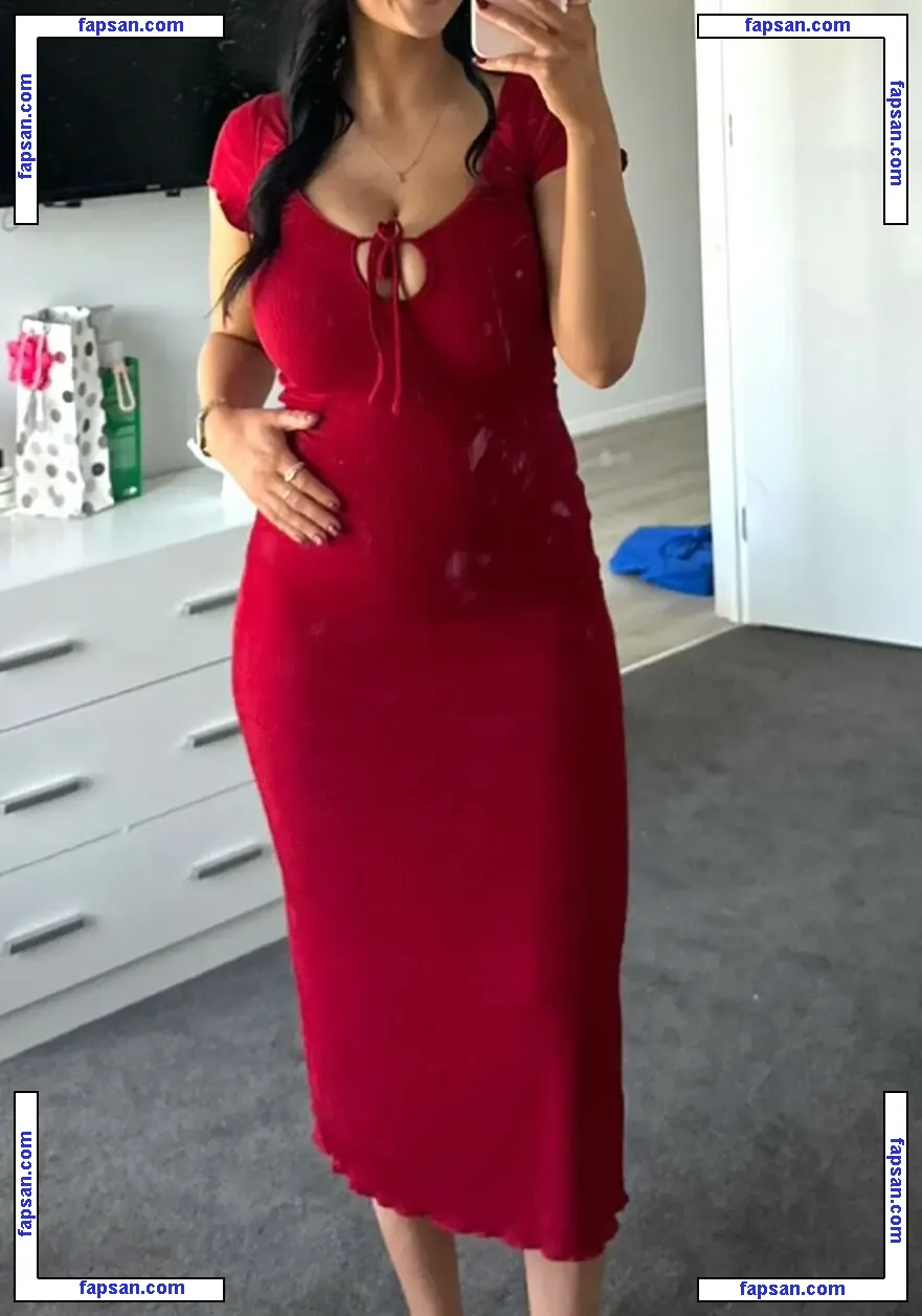 Innika Hodgson nude photo #0021 from OnlyFans