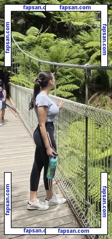 Innika Hodgson nude photo #0030 from OnlyFans