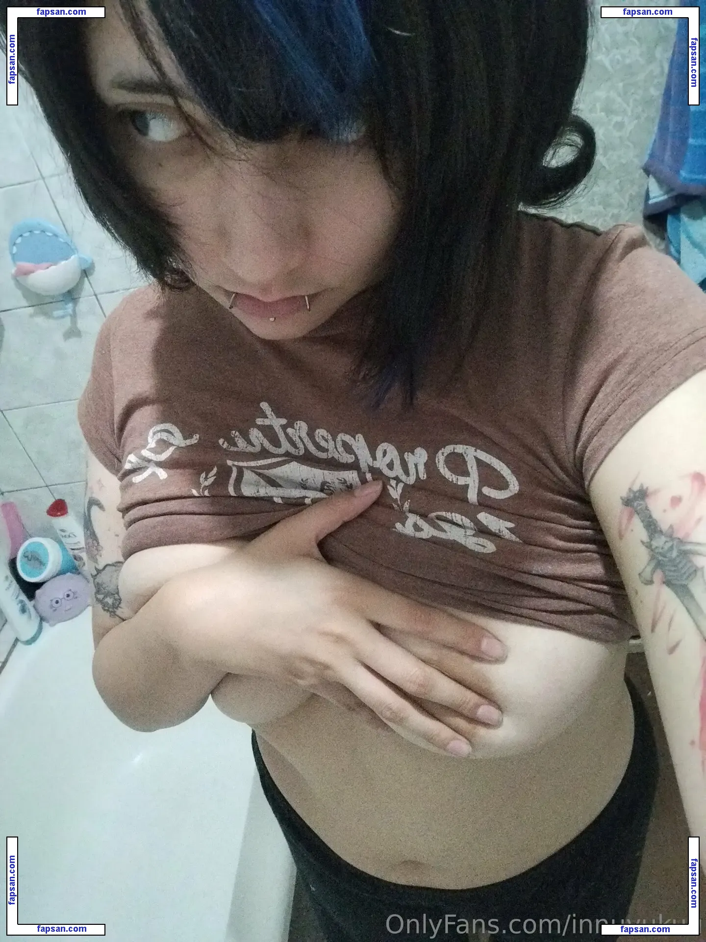 innuvukuu nude photo #0025 from OnlyFans