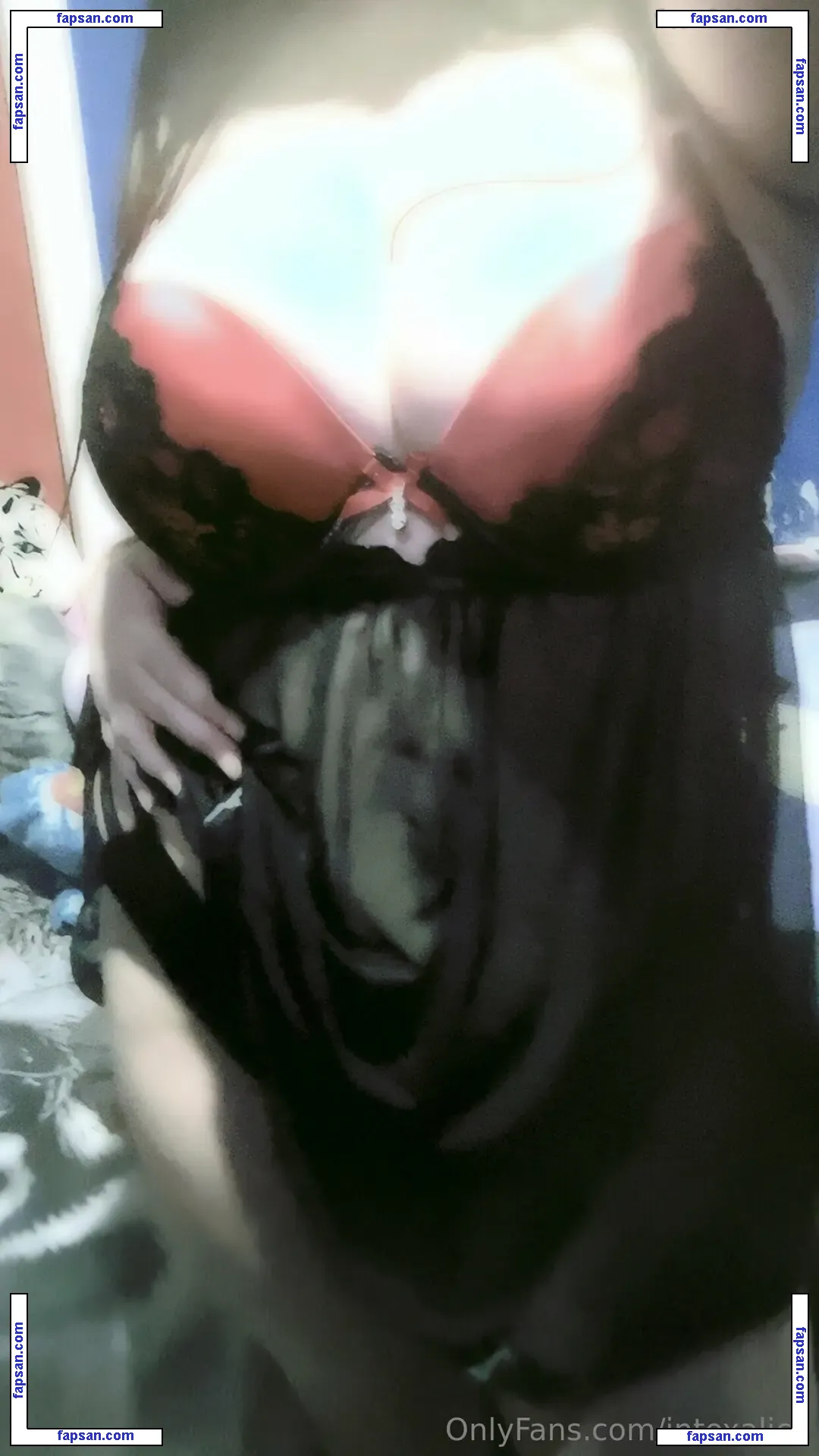 intoxalice nude photo #0004 from OnlyFans