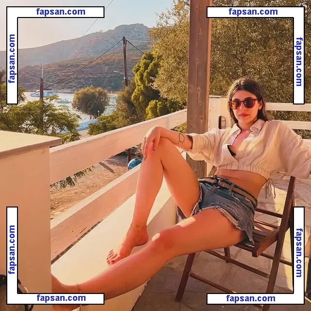 İrem Sakmar nude photo #0005 from OnlyFans