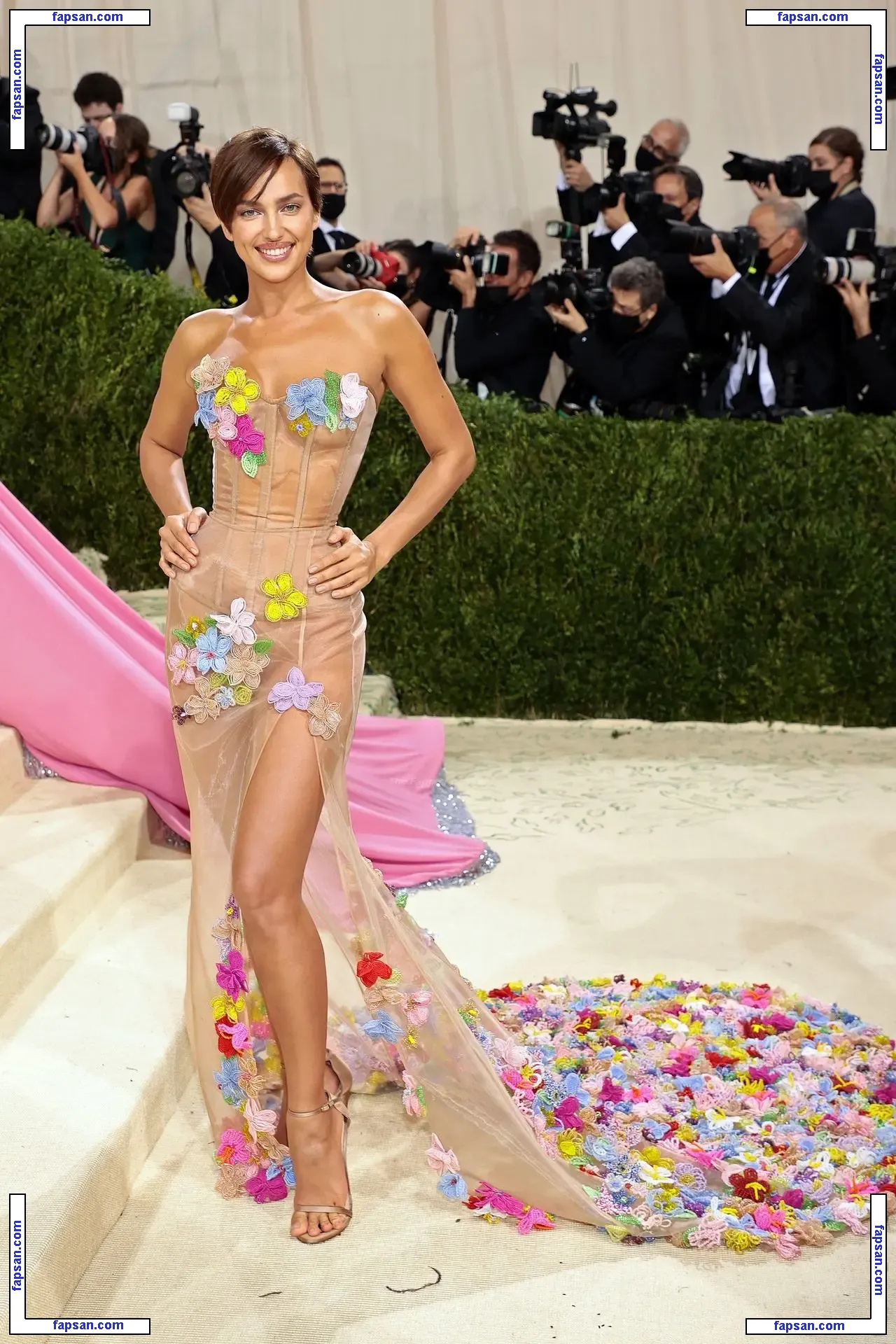 Irina Shayk nude photo #2353 from OnlyFans