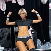 Iris Law голая #0532