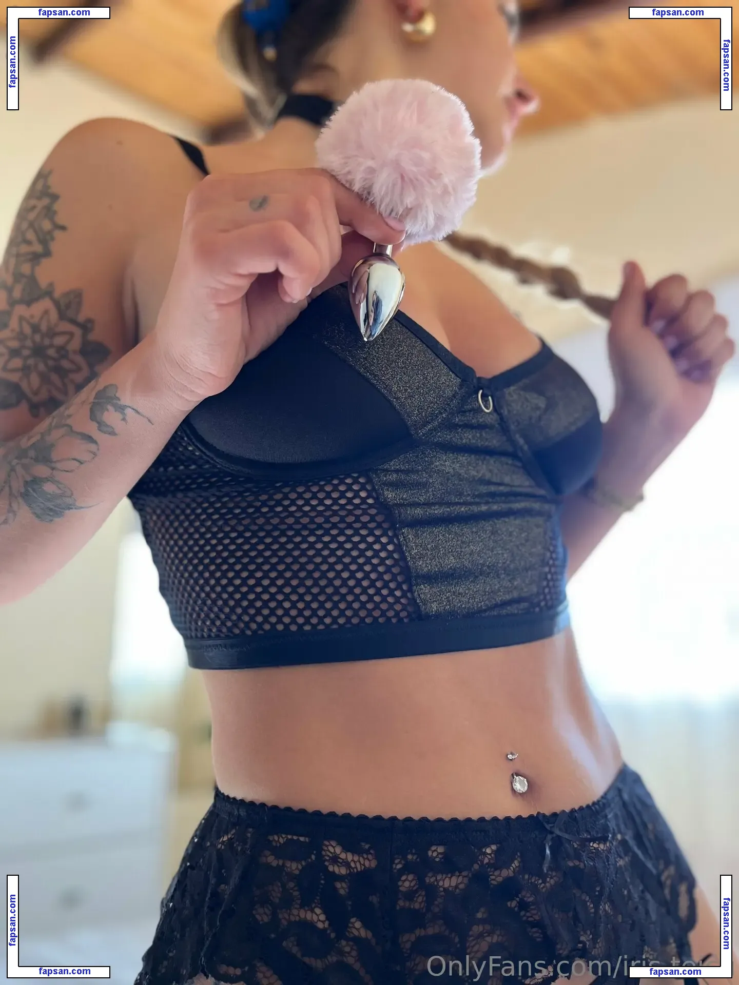 iris.teicu nude photo #0006 from OnlyFans