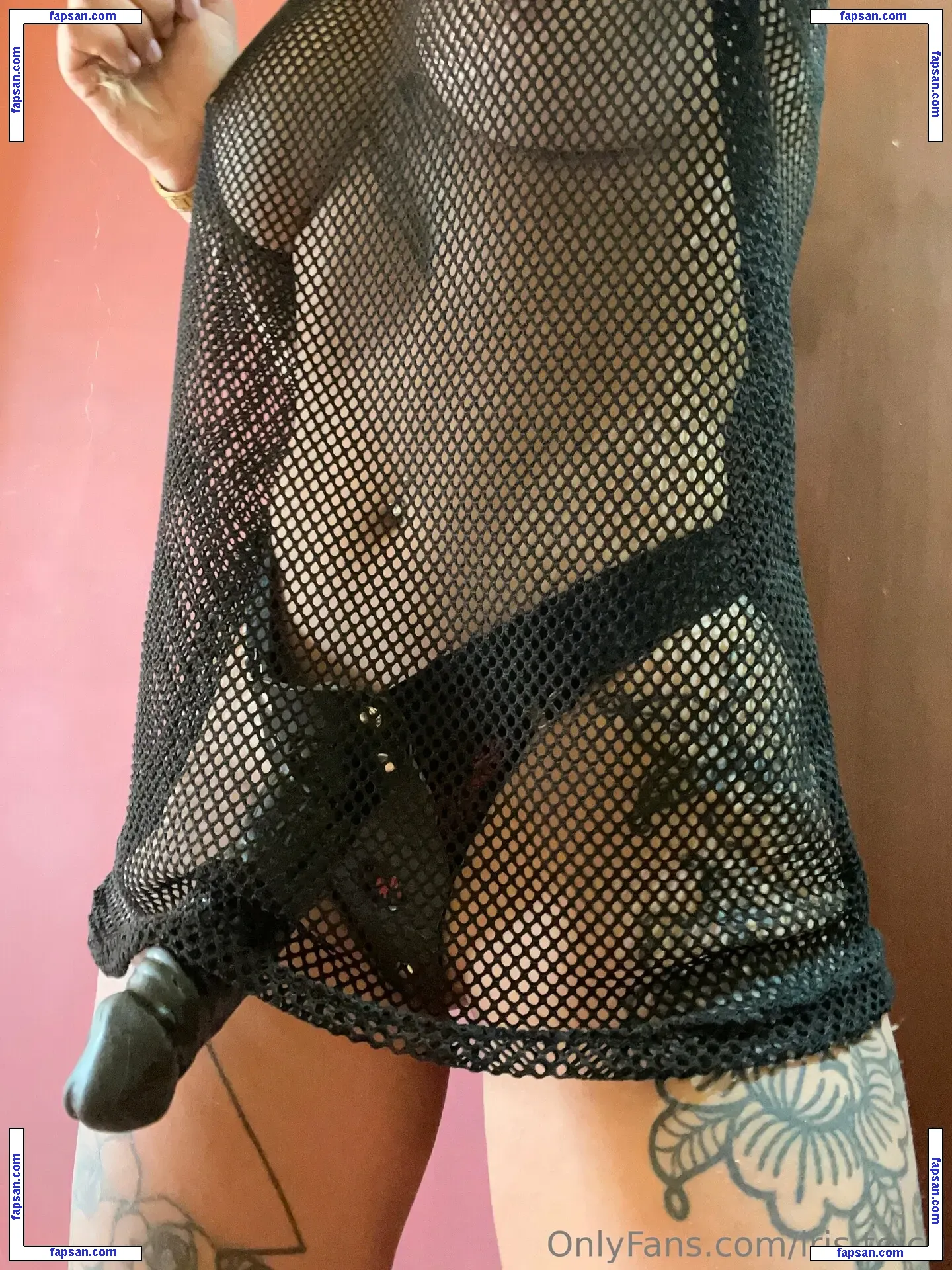 iris.teicu nude photo #0010 from OnlyFans