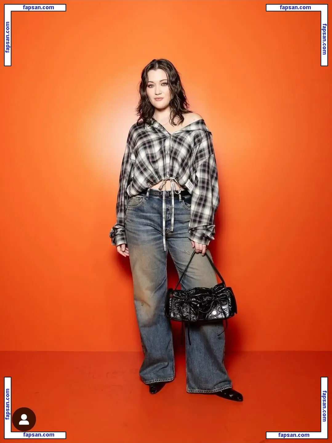 Isa Briones голая фото #0023 с Онлифанс