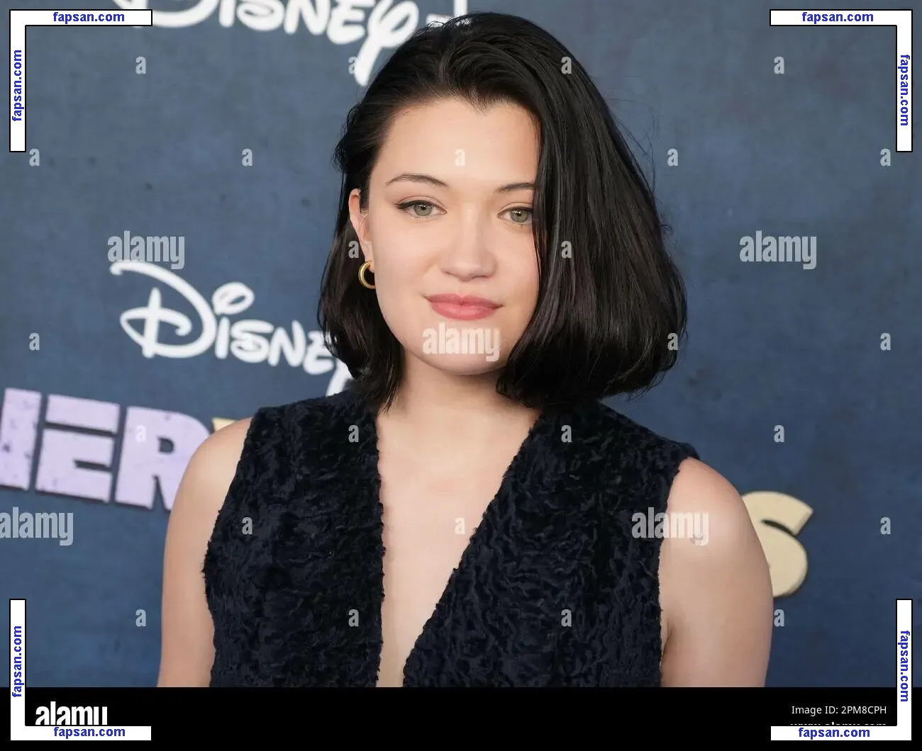 Isa Briones голая фото #0025 с Онлифанс