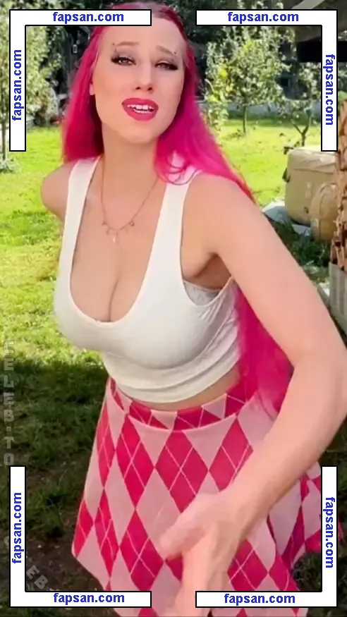 isa.deadpool.girl nude photo #0021 from OnlyFans