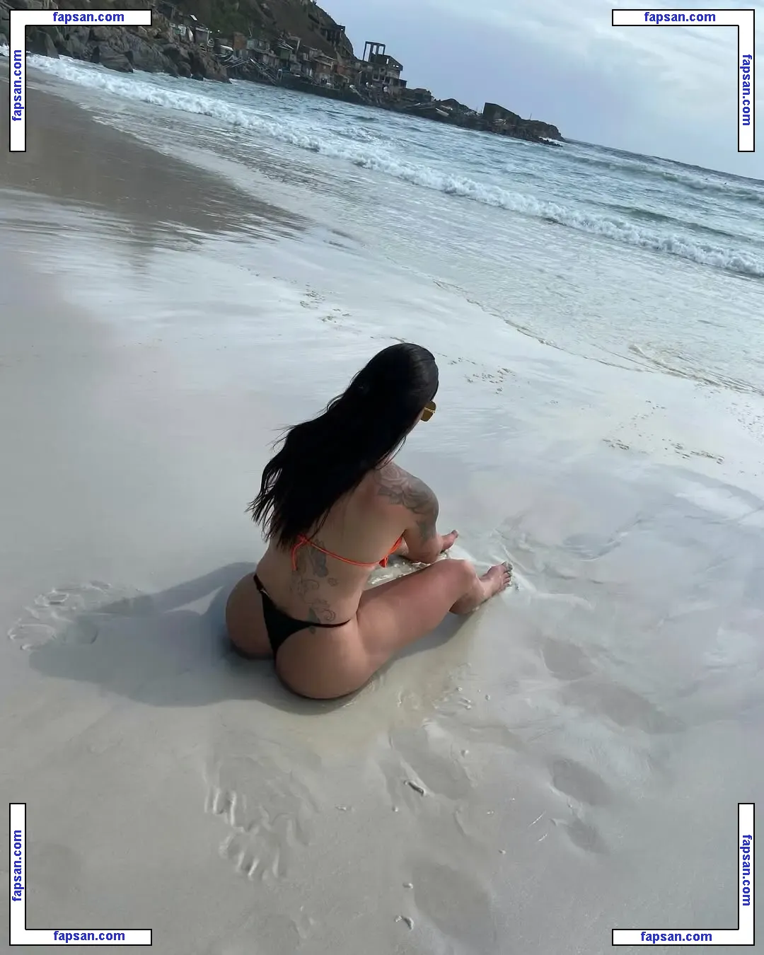 Isa Luvizotto nude photo #0012 from OnlyFans