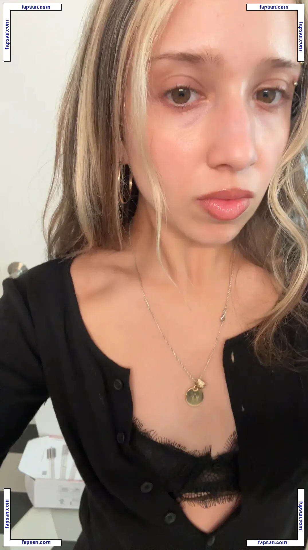 Isabel LaRosa nude photo #0001 from OnlyFans