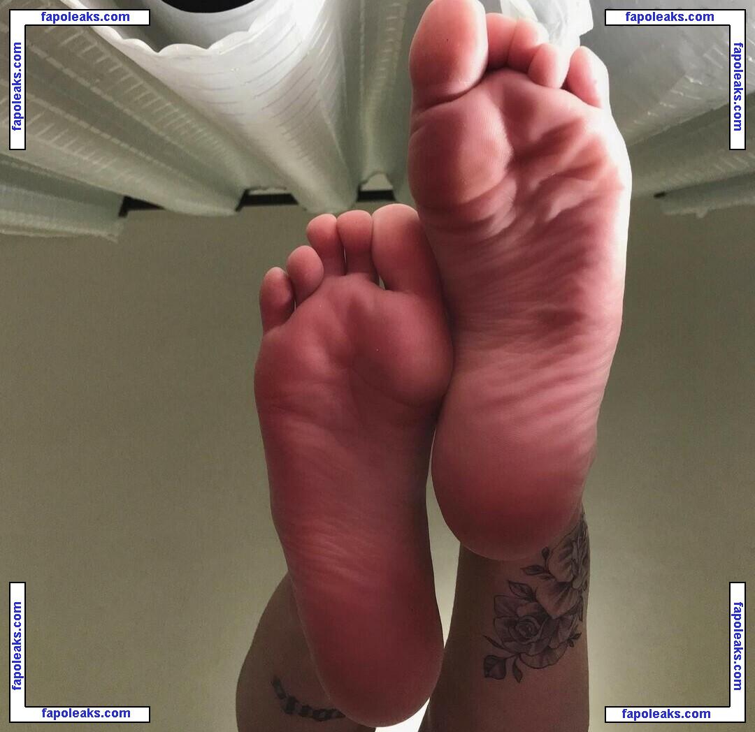 Isabela Fialho / bela.feetoes / fialhoisabela / isa.bela.feet nude photo #0005 from OnlyFans