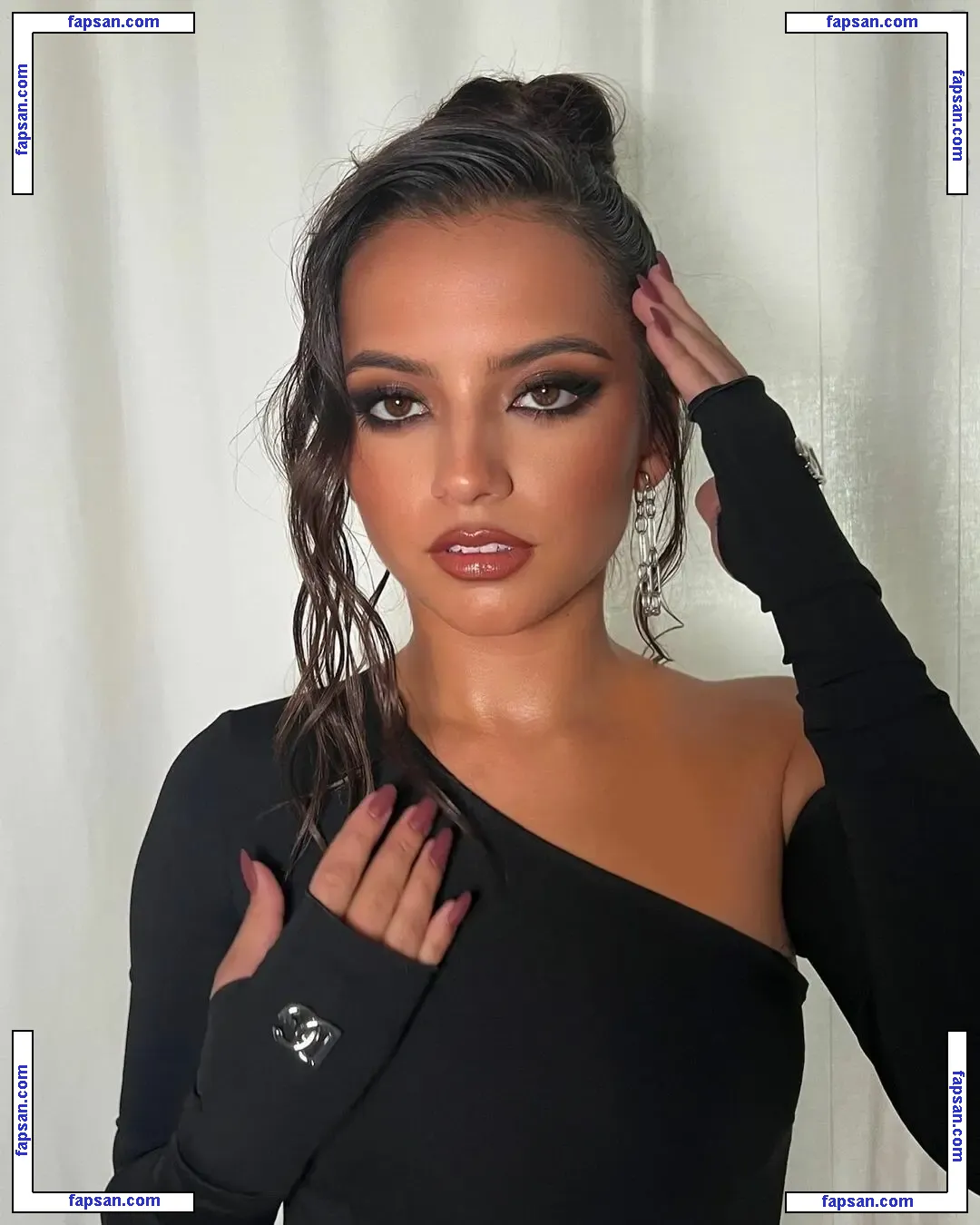 Isabela Merced nude photo #0166 from OnlyFans