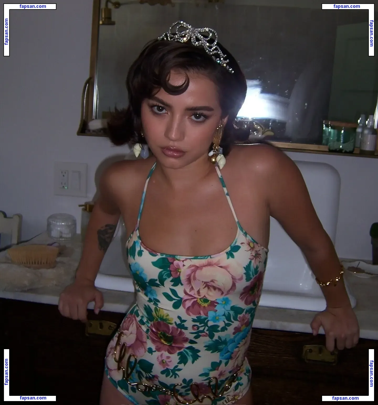 Isabela Merced nude photo #0618 from OnlyFans