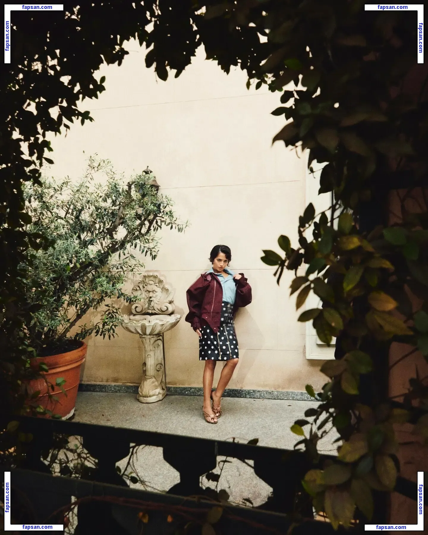 Isabela Merced голая фото #0708 с Онлифанс