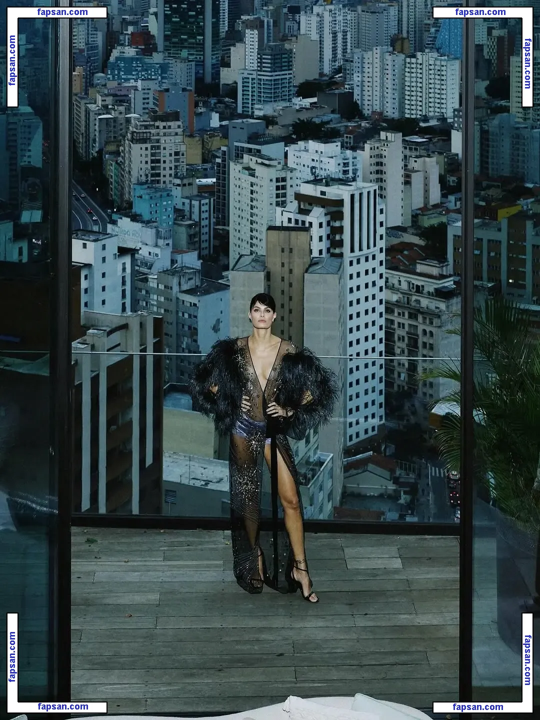 Isabeli Fontana голая фото #0860 с Онлифанс