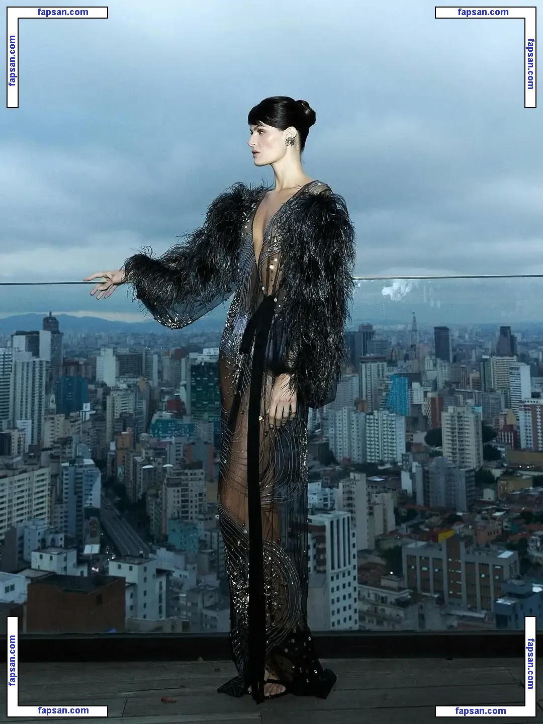 Isabeli Fontana голая фото #0861 с Онлифанс