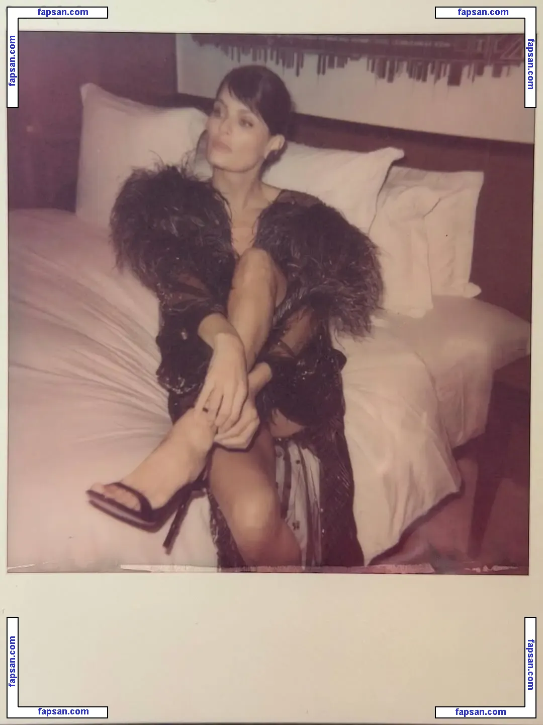 Isabeli Fontana голая фото #0863 с Онлифанс