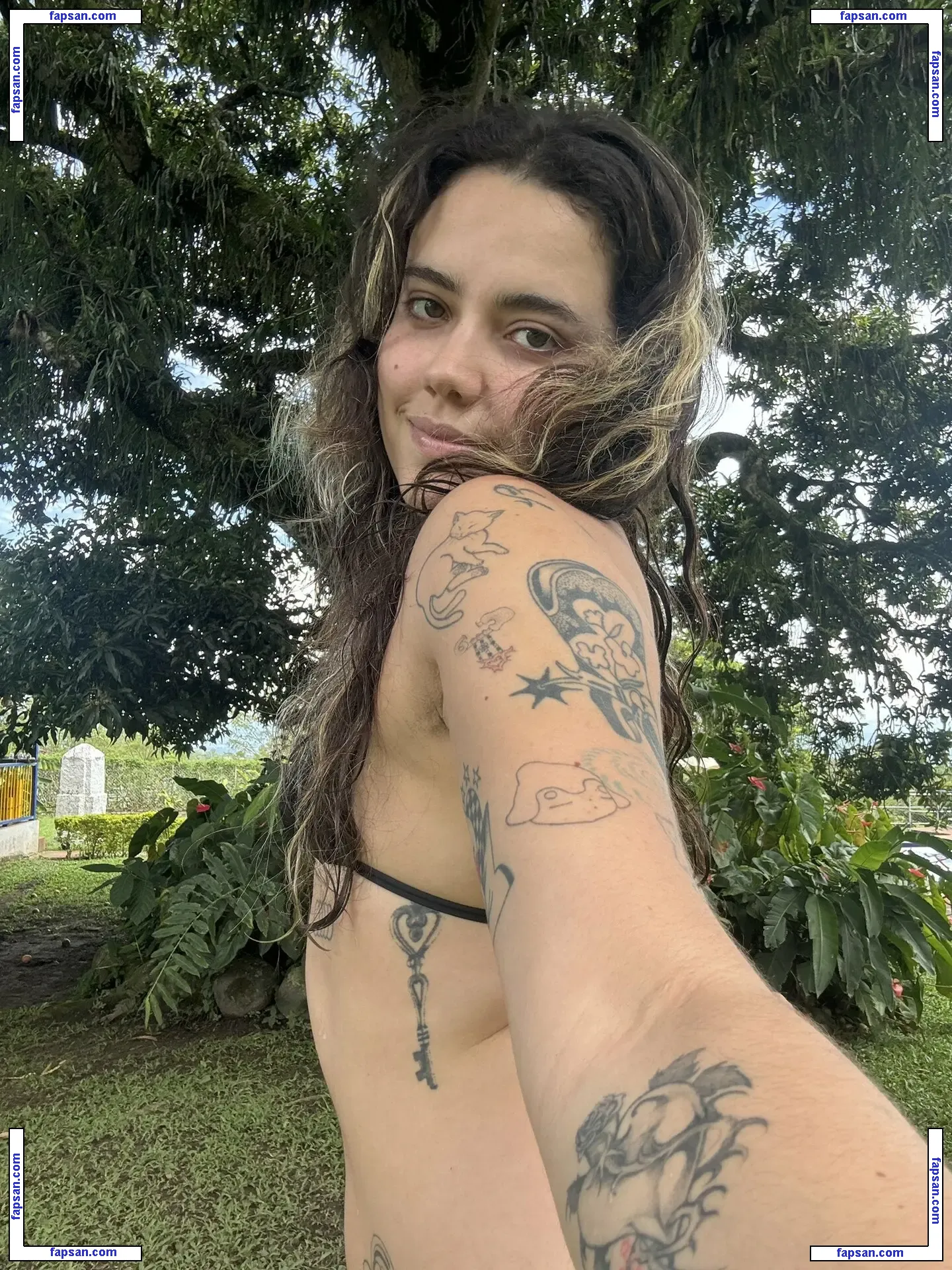 isabelitasuper nude photo #0003 from OnlyFans
