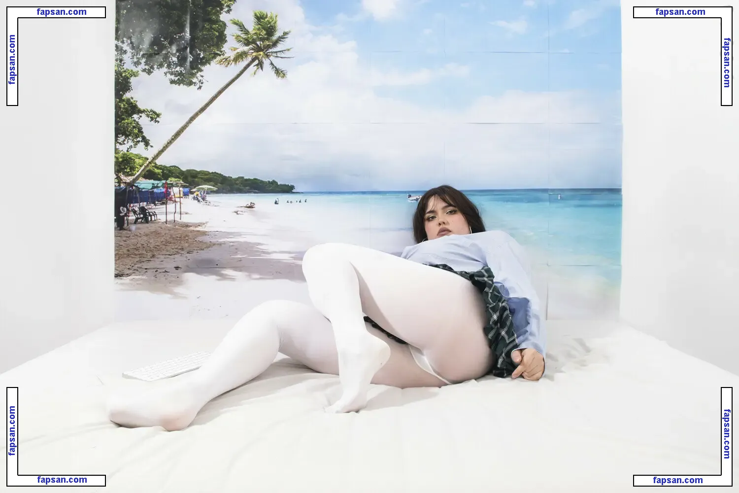 isabelitasuper nude photo #0008 from OnlyFans