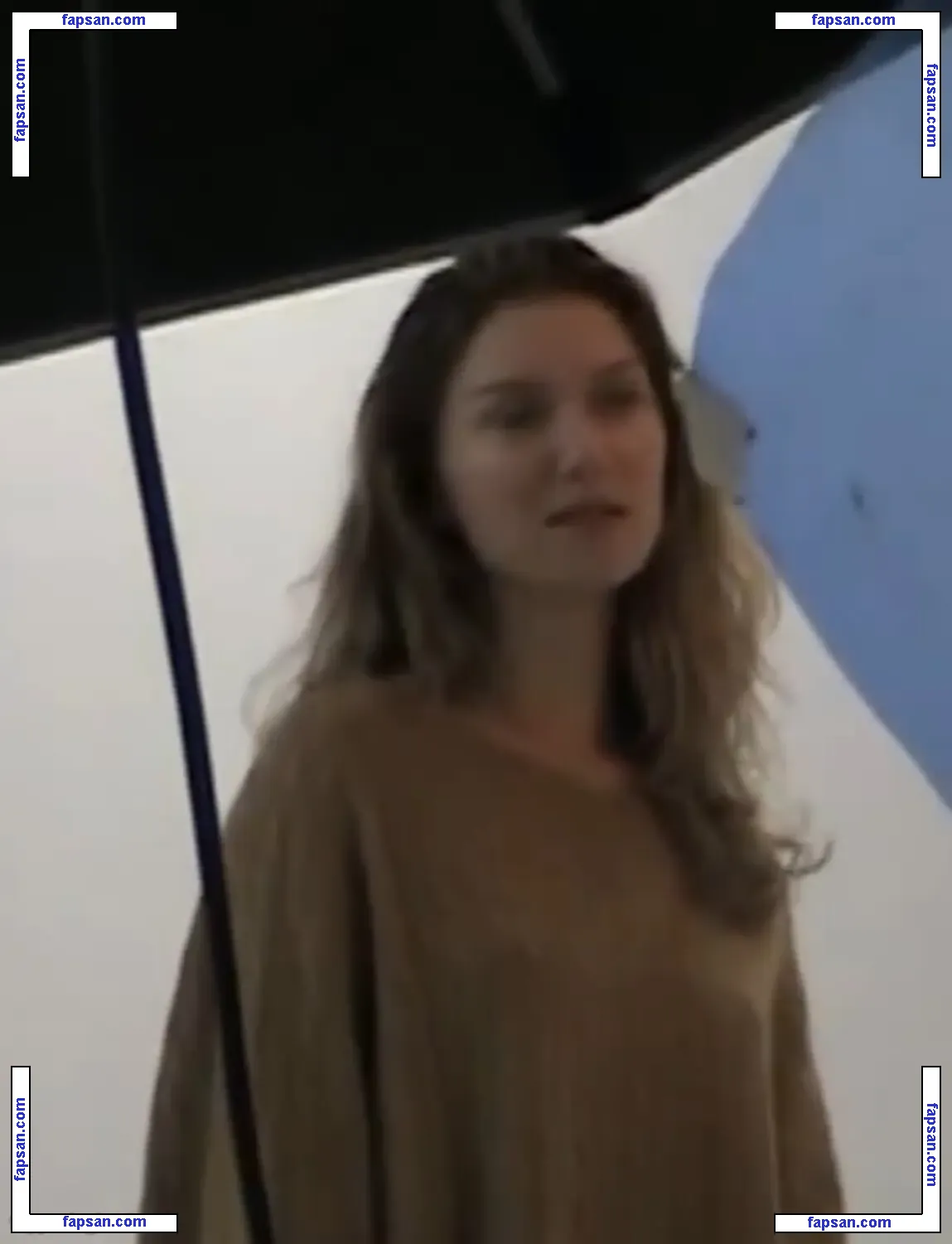 Isabella Blake-Thomas nude photo #0001 from OnlyFans