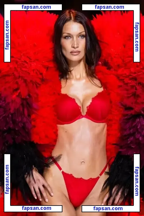 Isabella Hadid голая фото #0001 с Онлифанс