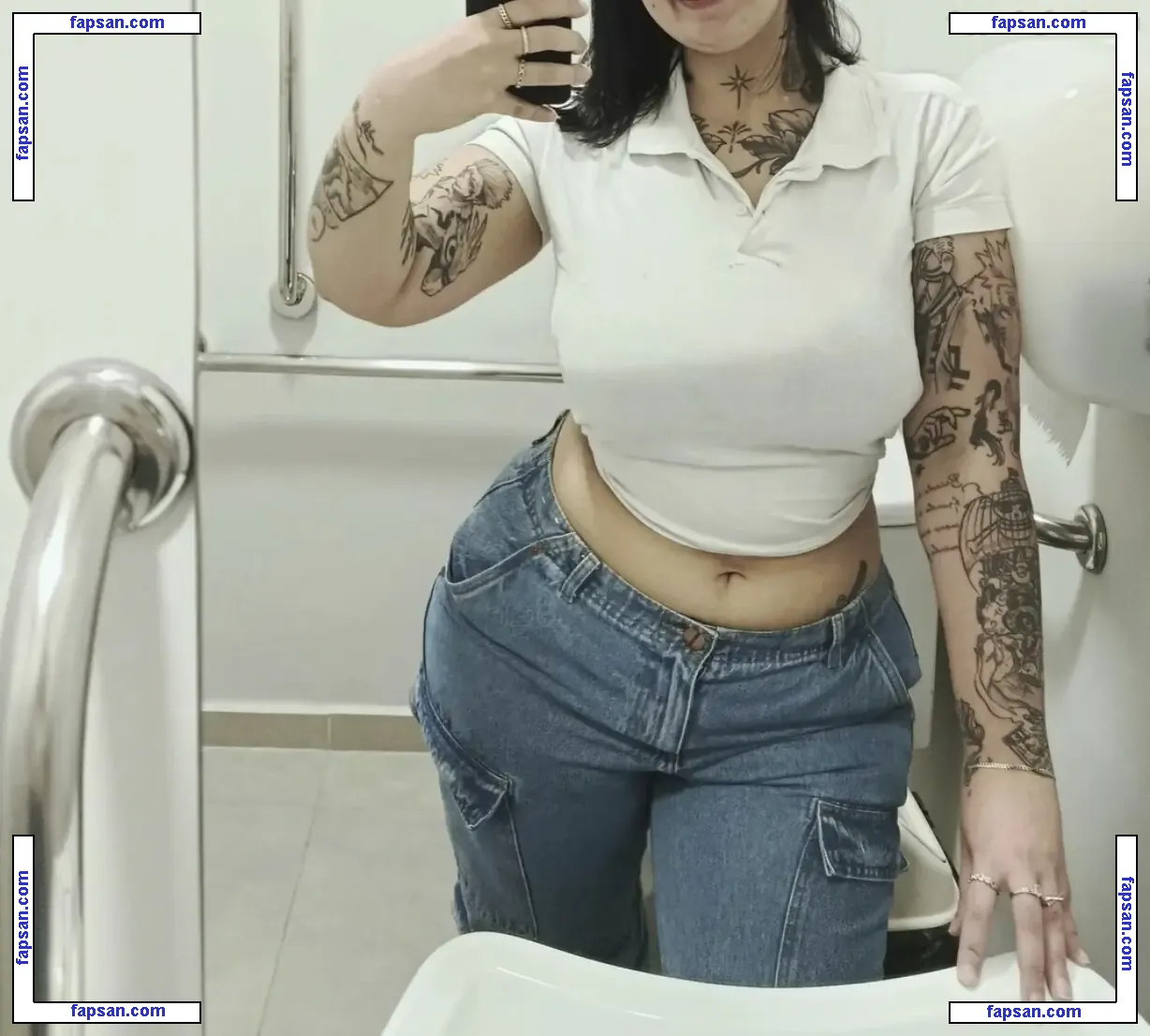 Isabella Sarmento nude photo #0004 from OnlyFans