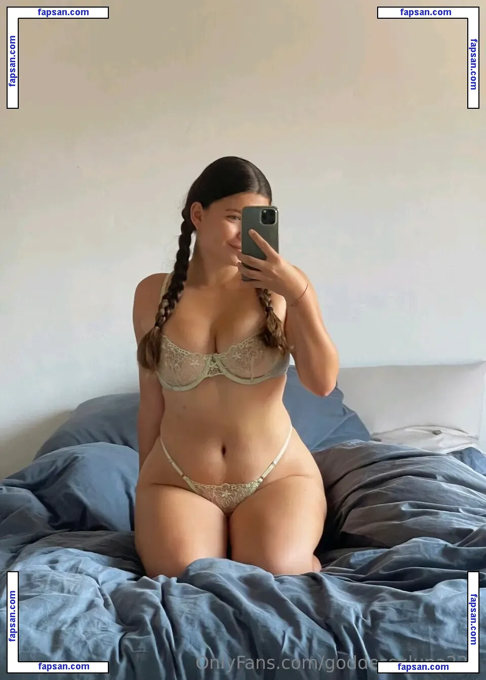 isabellakiss nude photo #0075 from OnlyFans