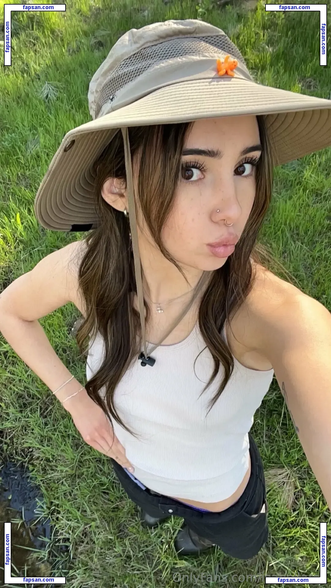 isabellaroy nude photo #0053 from OnlyFans