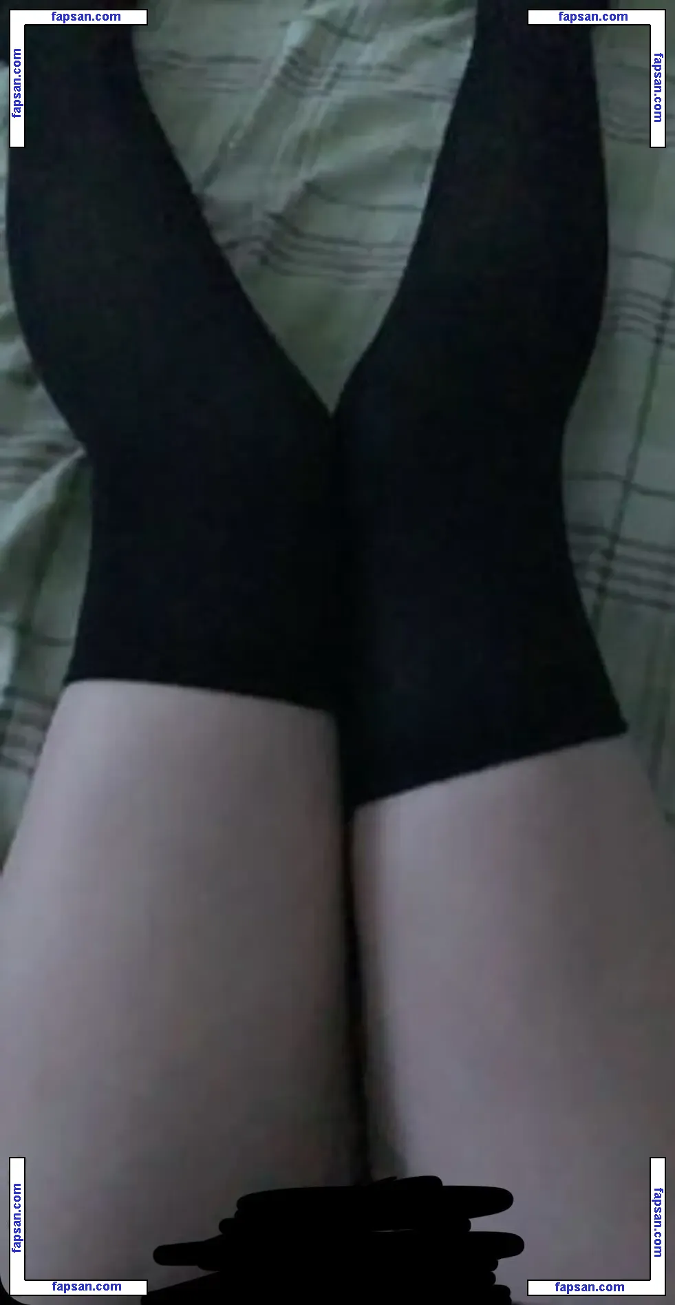 Isabellasells nude photo #0003 from OnlyFans