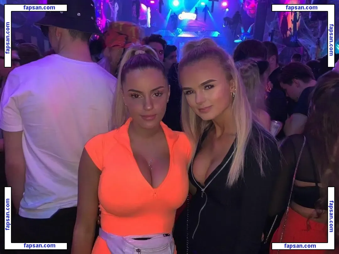 Isabelle nude photo #0118 from OnlyFans