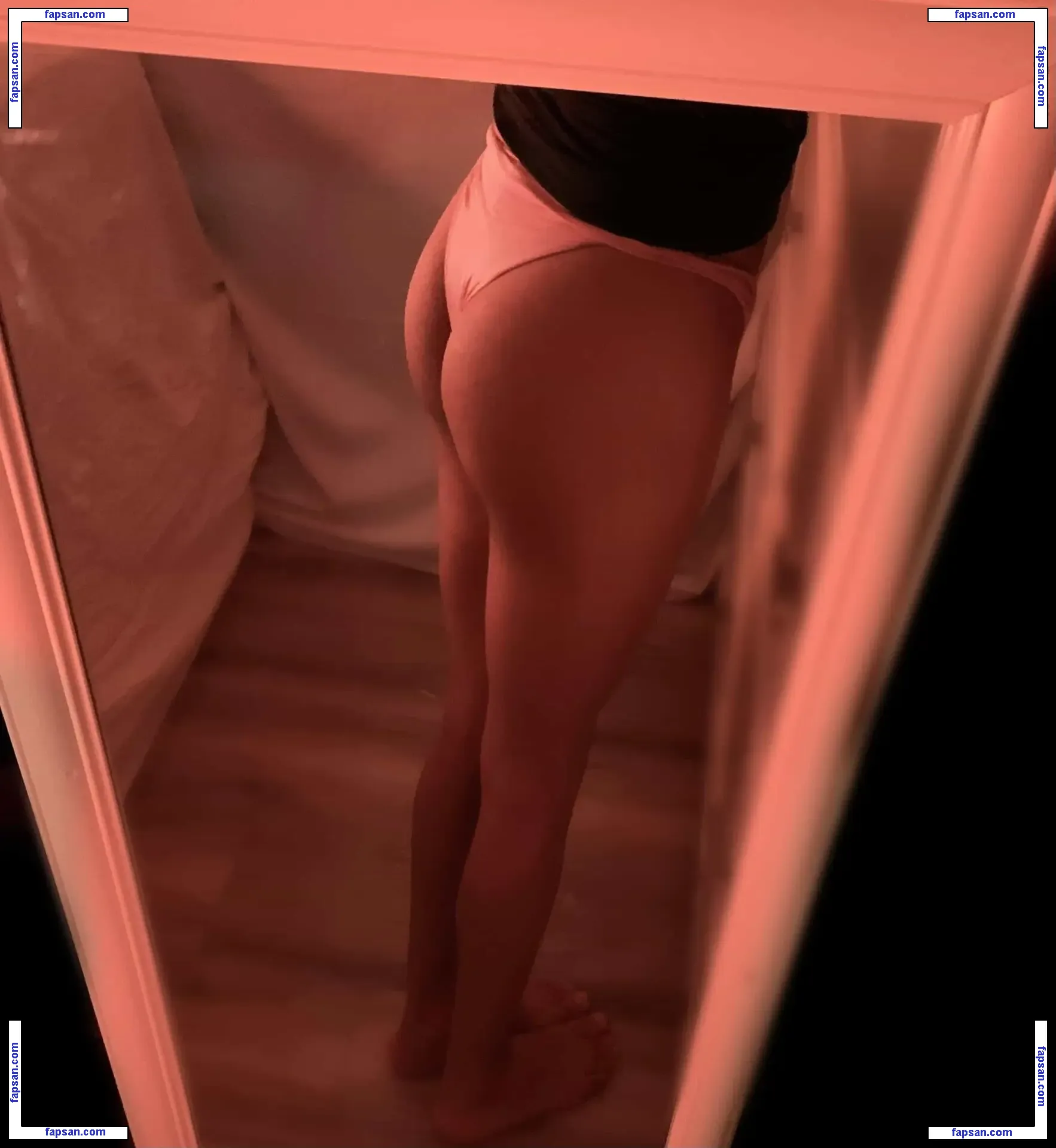 Isabelle nude photo #0138 from OnlyFans