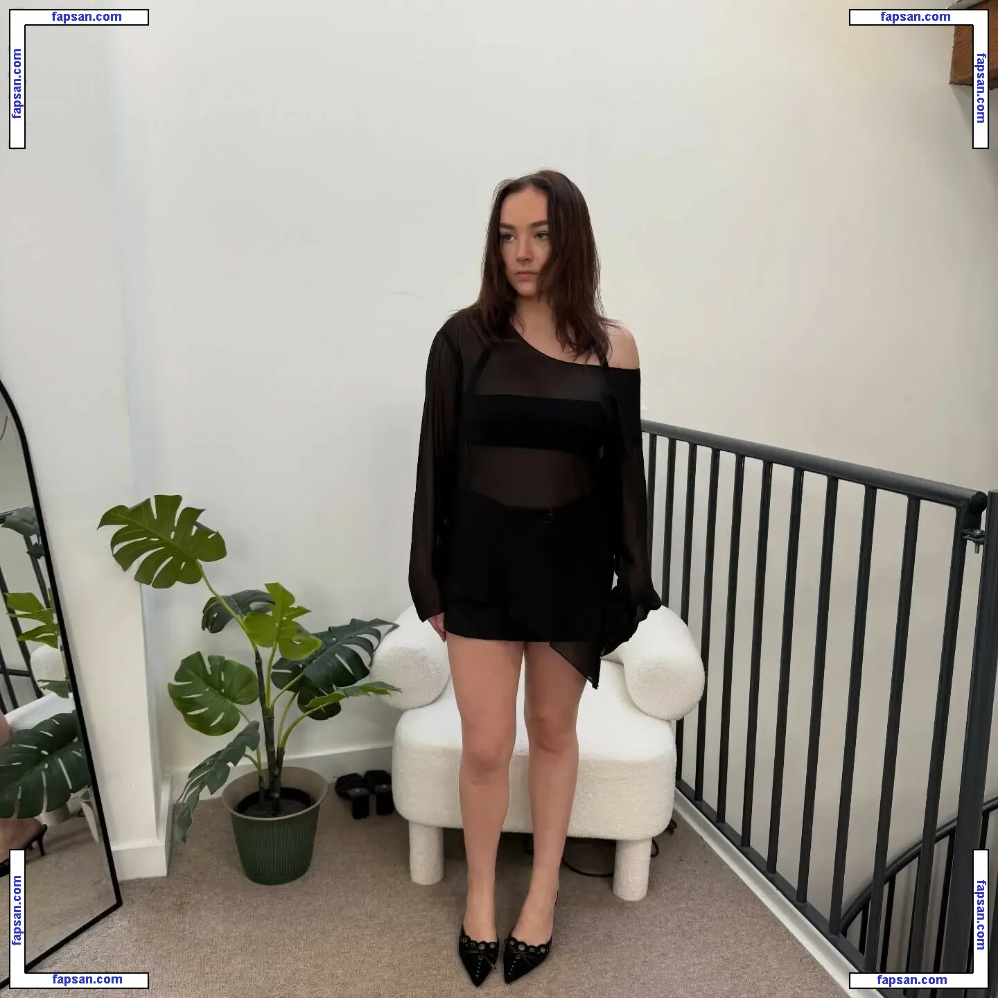 Isabelle Smith (Hollyoaks) голая фото #0003 с Онлифанс