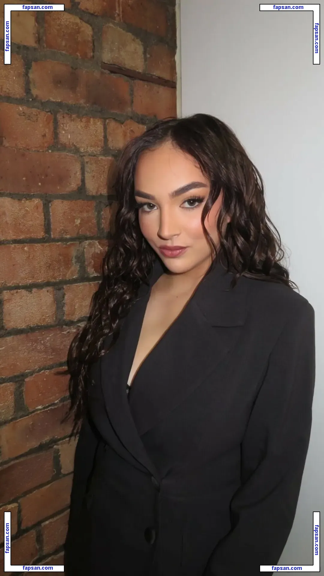 Isabelle Smith голая фото #0012 с Онлифанс