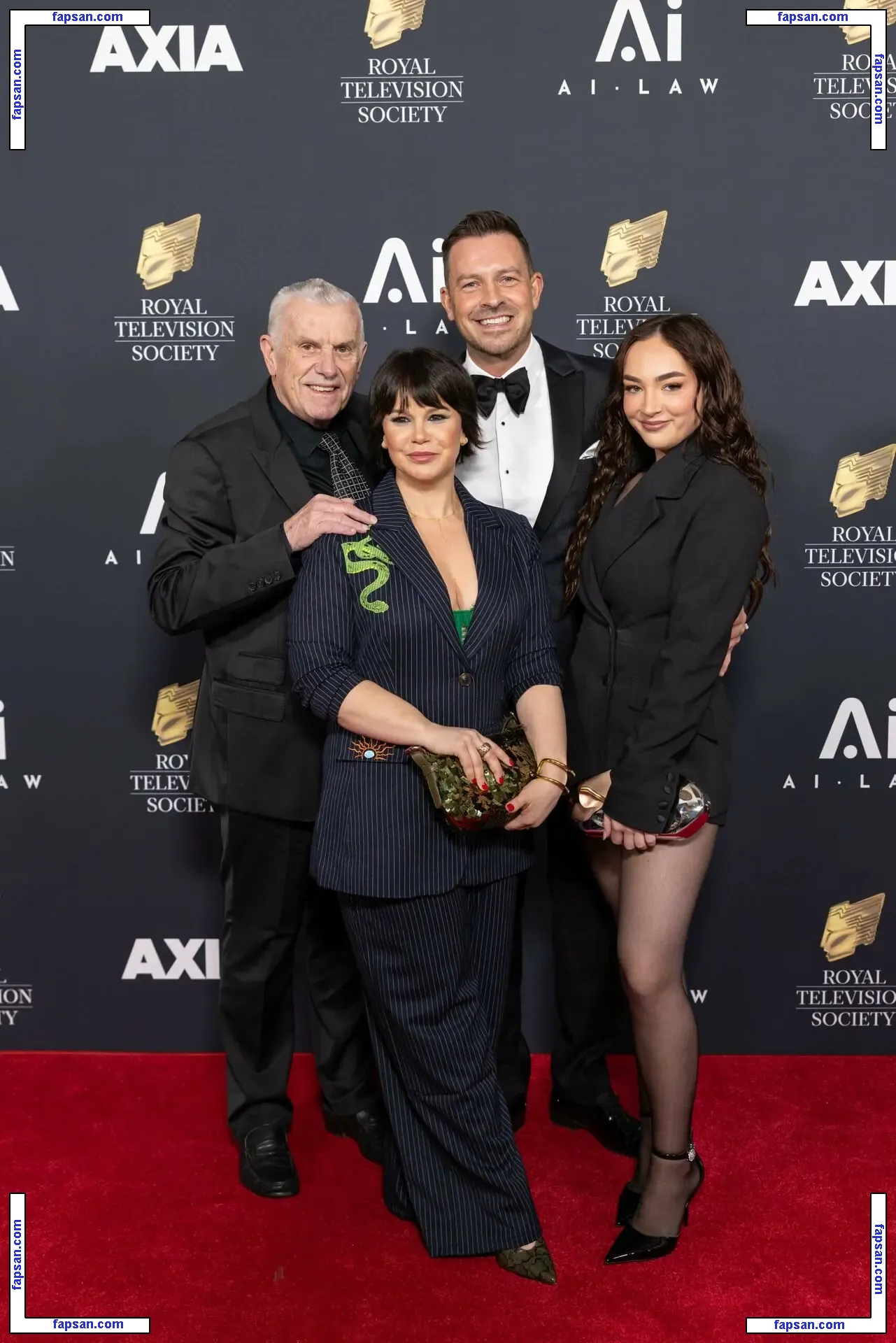 Isabelle Smith голая фото #0013 с Онлифанс