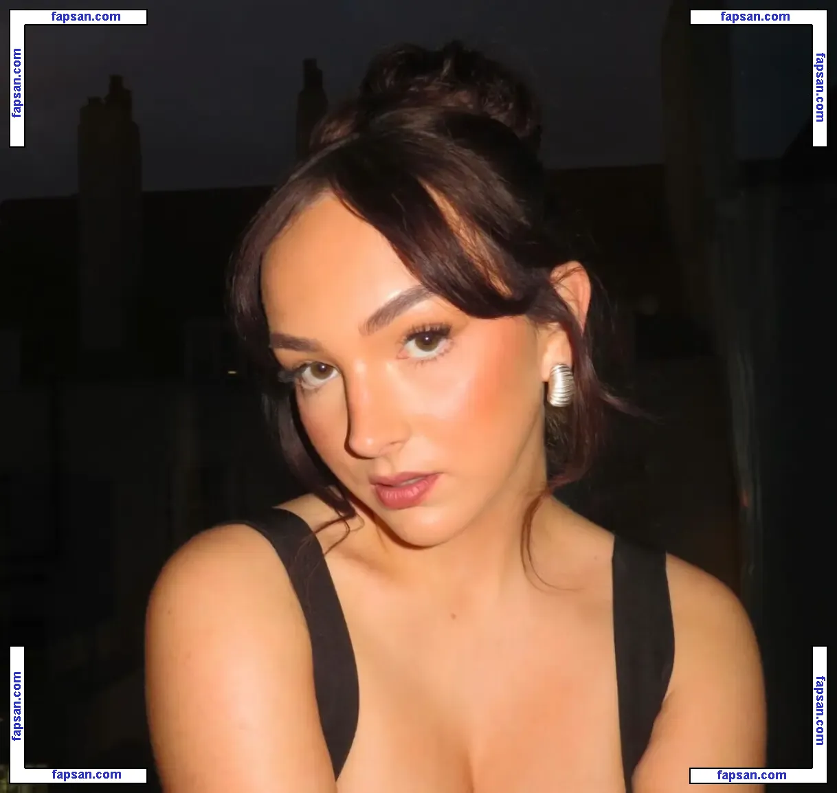 Isabelle Smith голая фото #0023 с Онлифанс