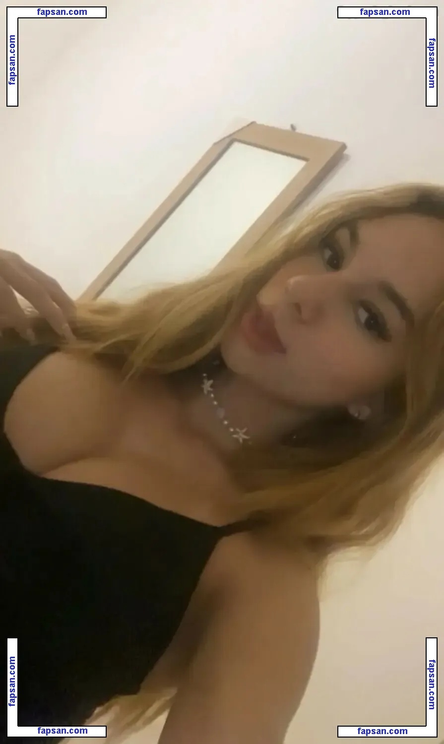 Isabelle Wahlgren nude photo #0001 from OnlyFans