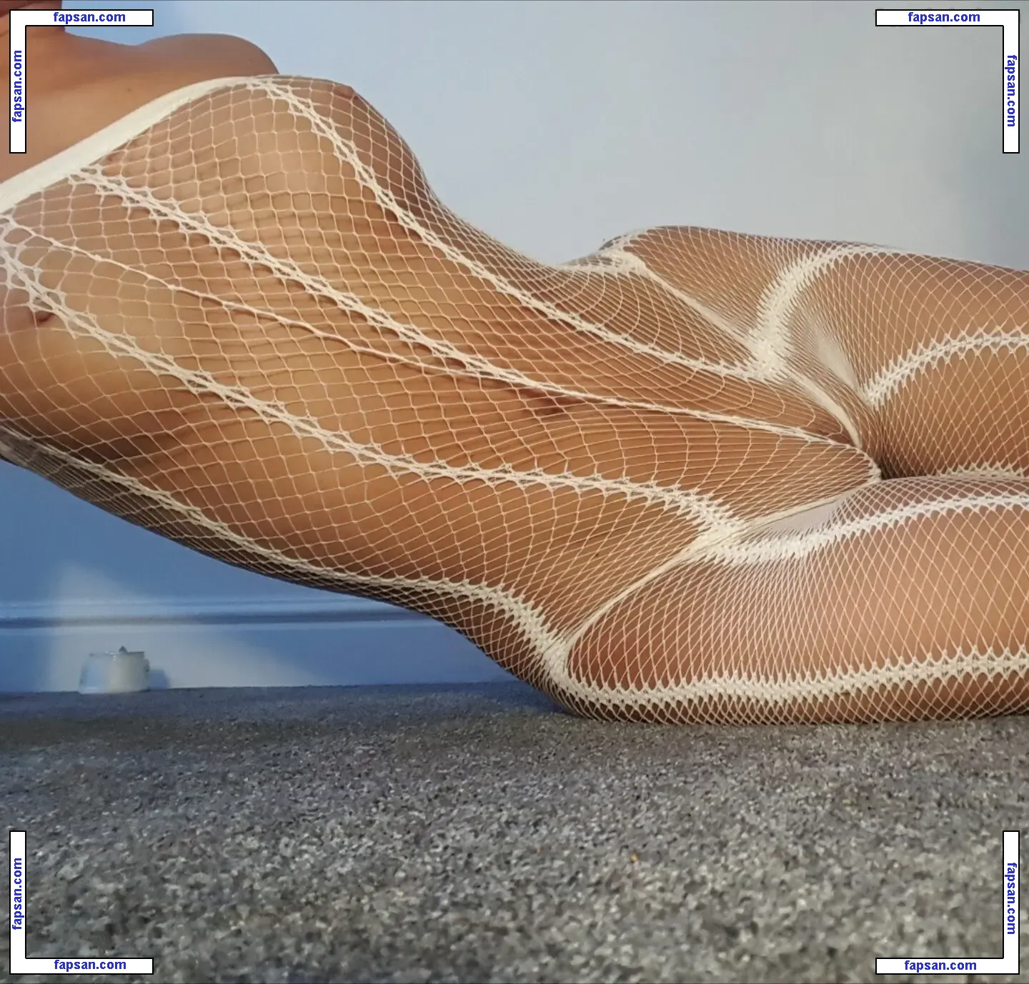 isabellemae20 nude photo #0025 from OnlyFans