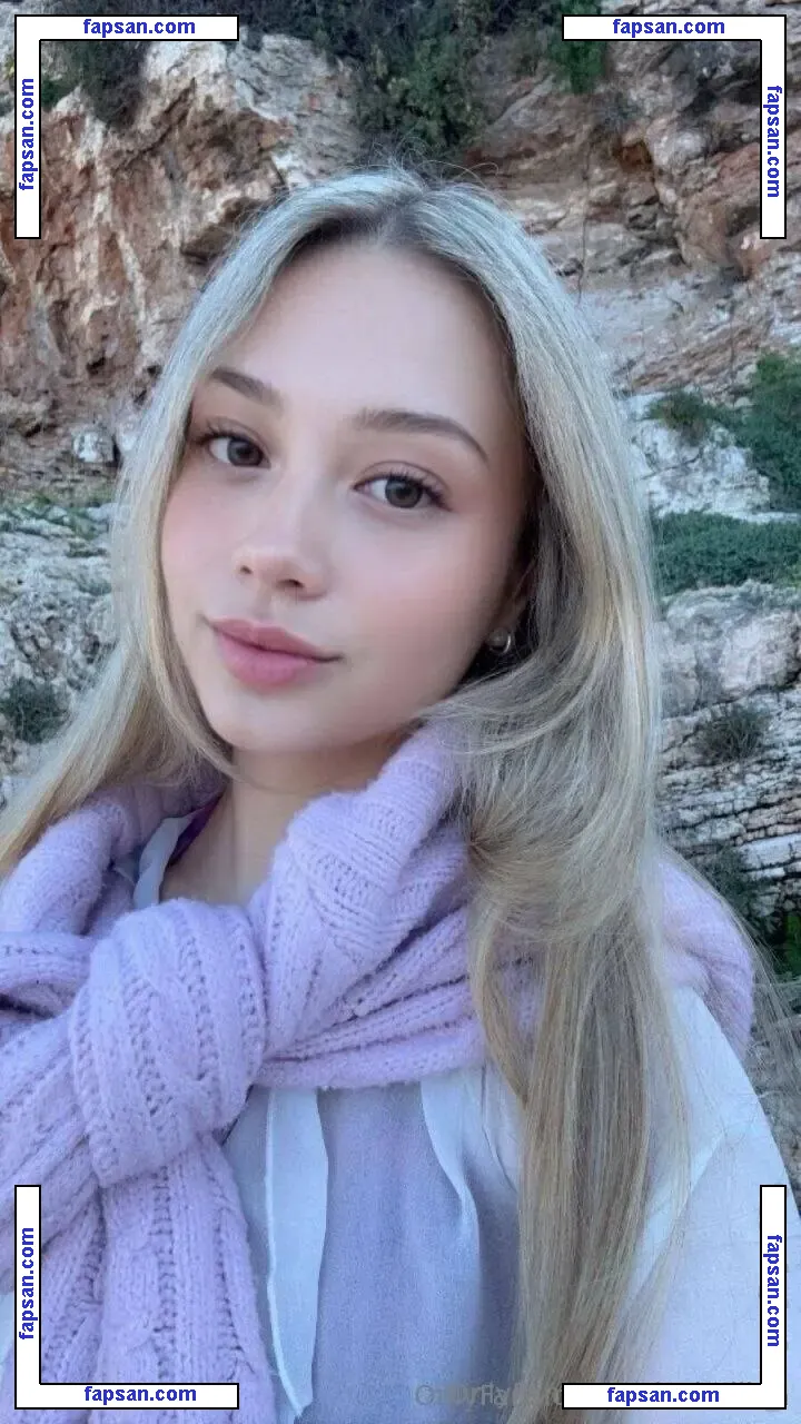 isabellhill nude photo #0045 from OnlyFans