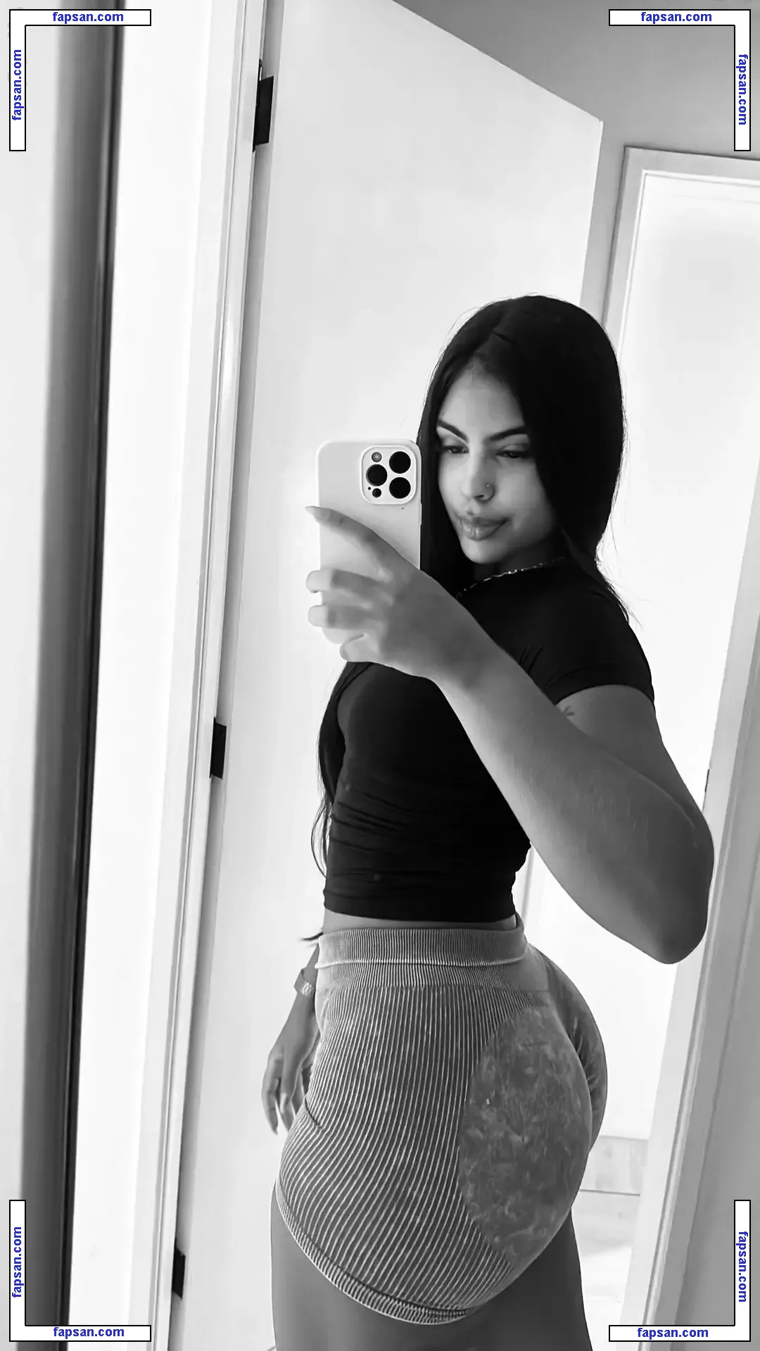 Isadora Nobrega nude photo #0013 from OnlyFans