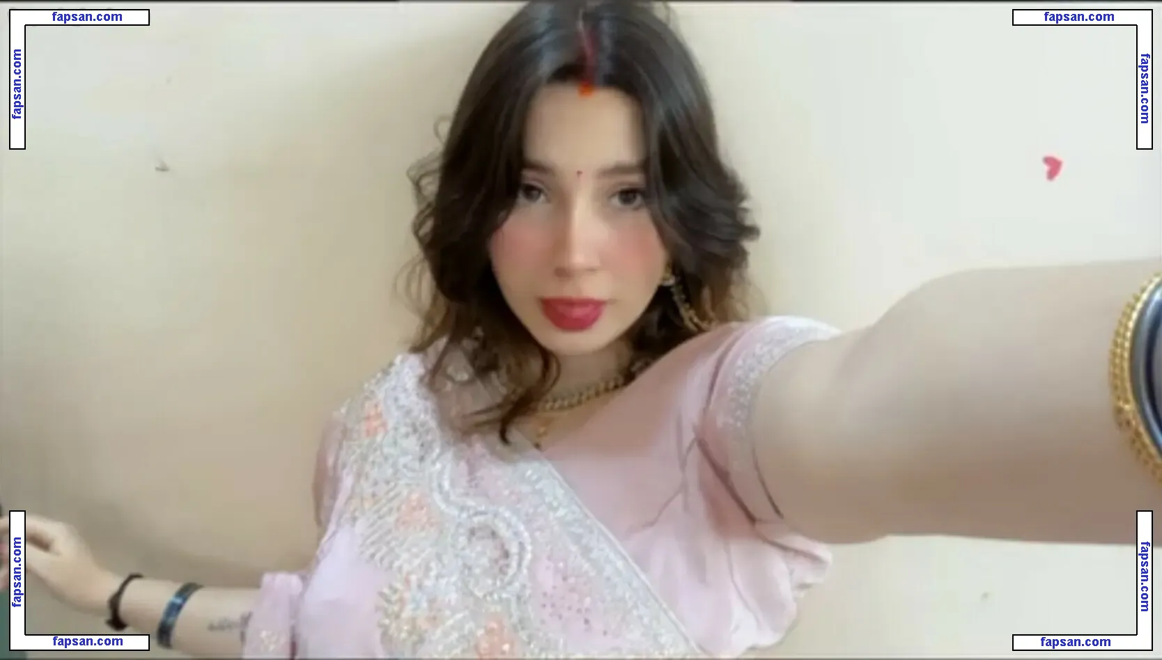 ishhu_tiwari nude photo #0001 from OnlyFans