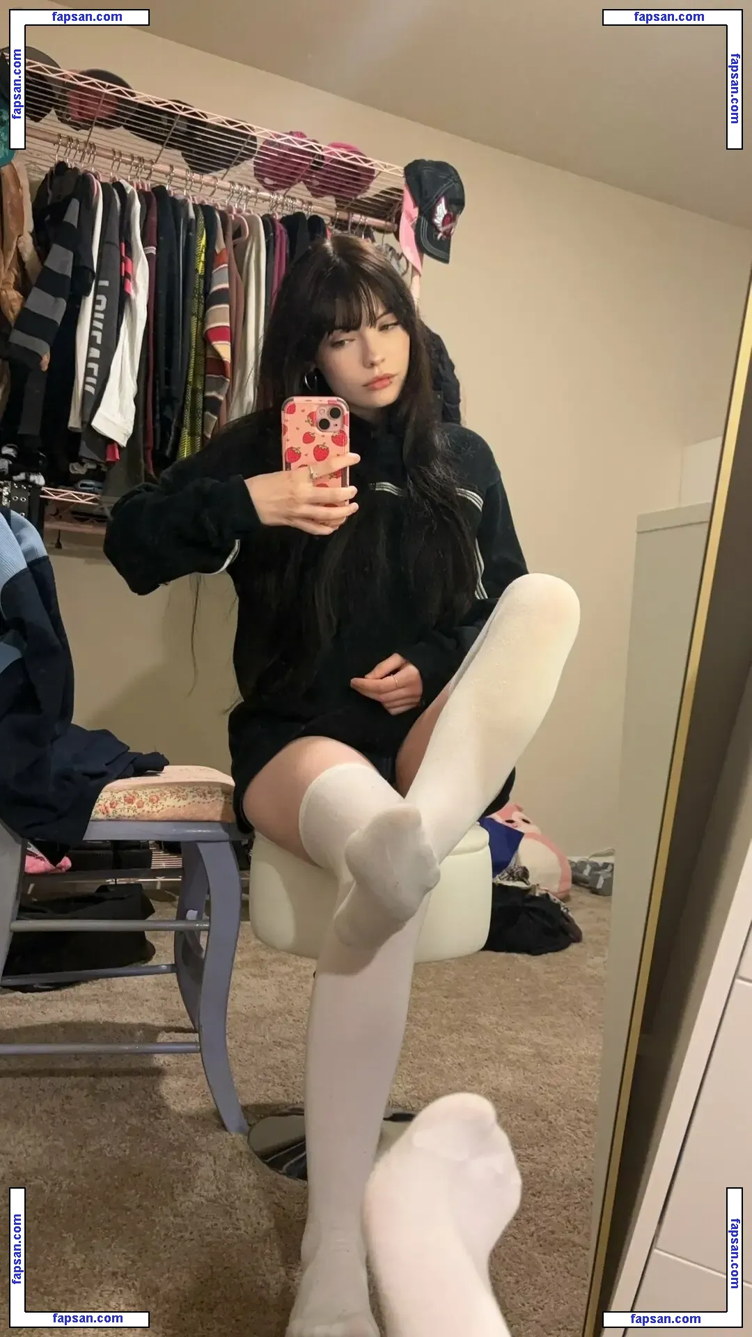 isizzly nude photo #0010 from OnlyFans