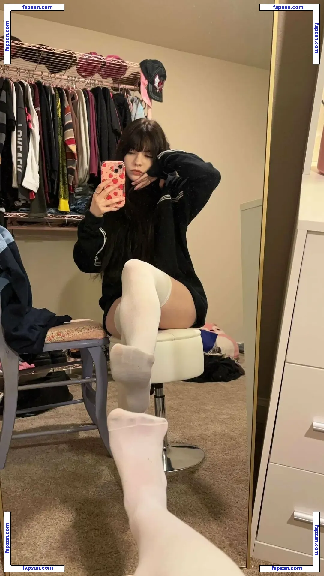 isizzly nude photo #0011 from OnlyFans