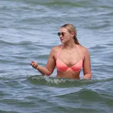 Iskra Lawrence голая #0897